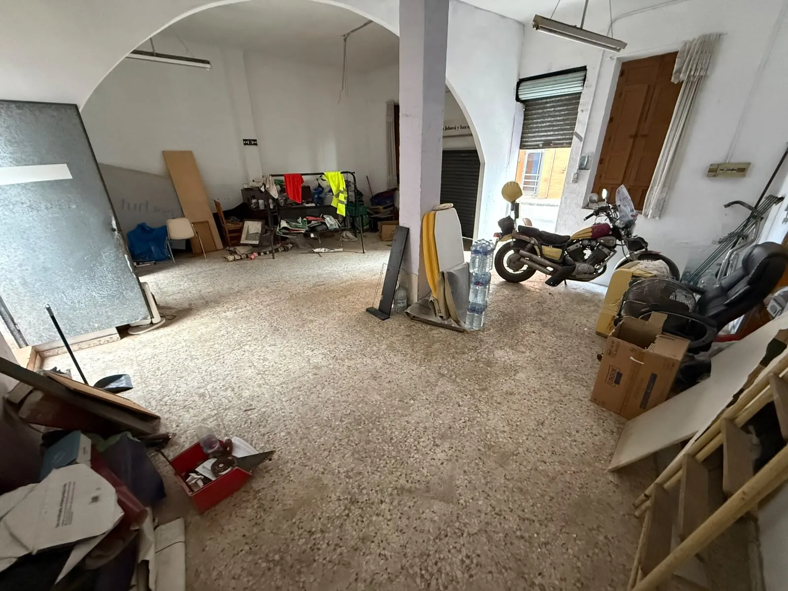 Piso en venta en Calle La Nucia, Alicante · 100 m²